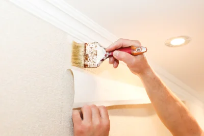 Pose de papier peint à Viterbe — revêtements muraux et toiles de verre